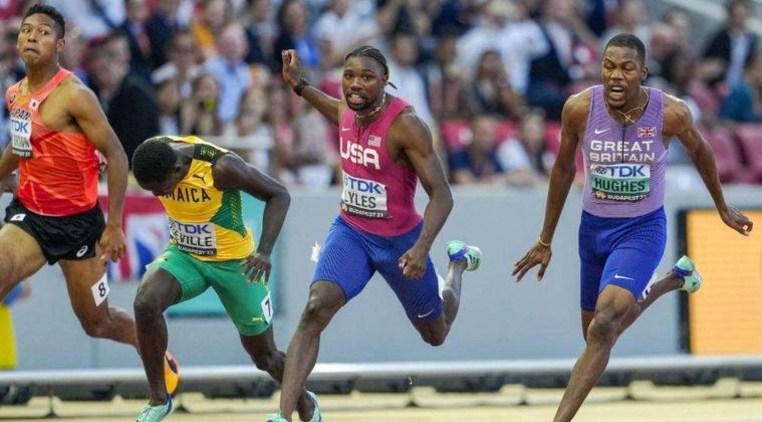 美国选手在田径赛场夺得金牌 美国选手在田径赛场夺得金牌