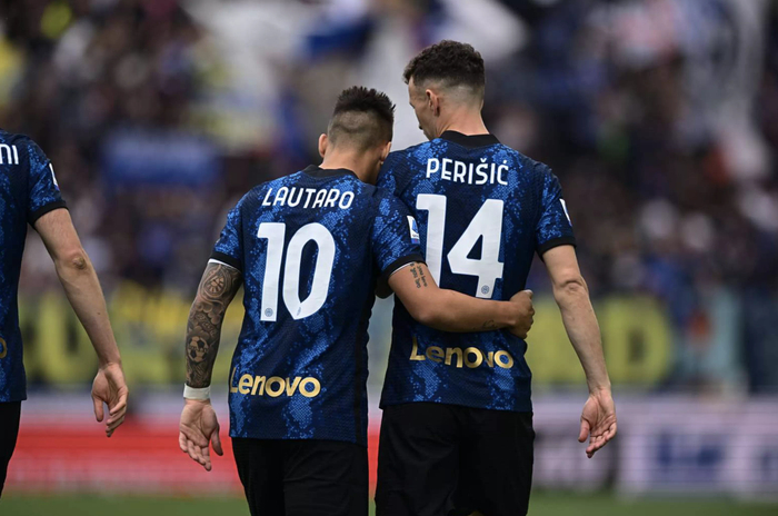 包含乌迪内斯客场告捷，取得关键胜利的词条