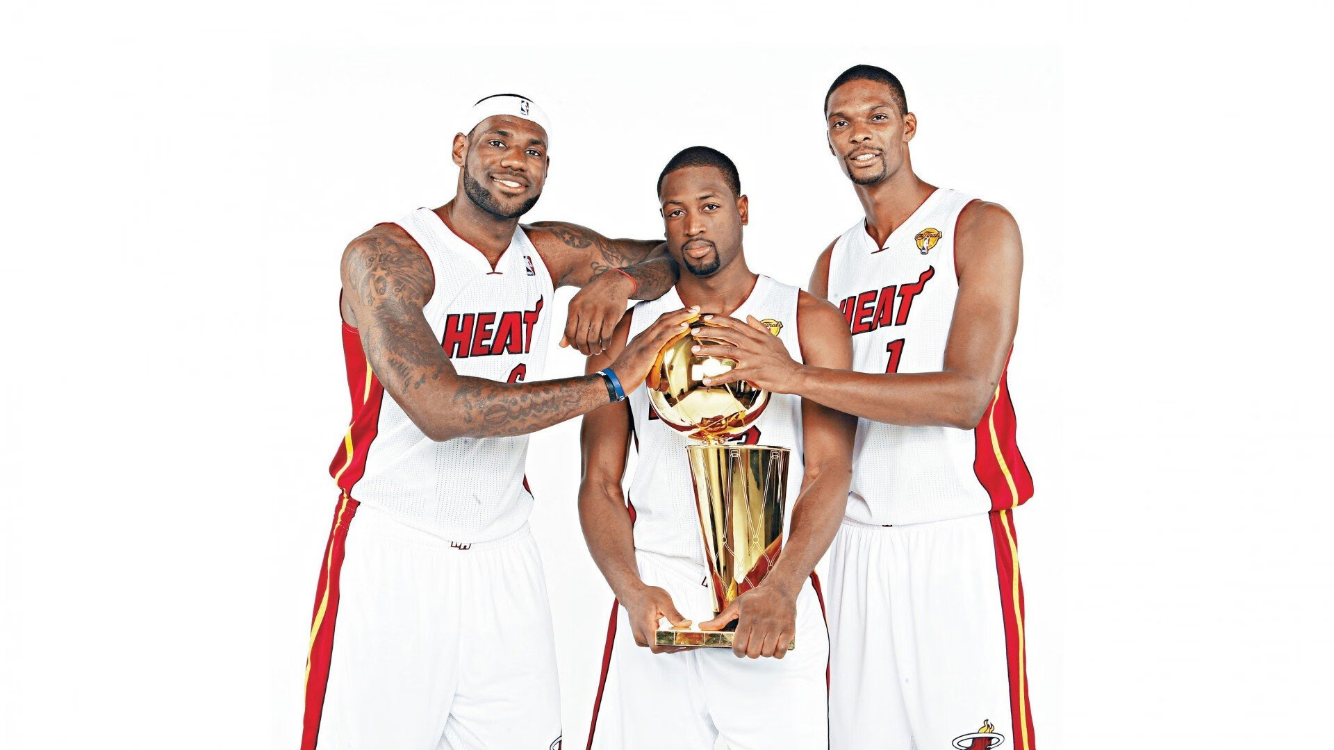 赛道之外，当F1揭幕战遇见足球焦点战